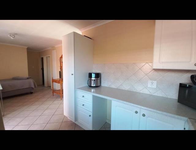 2 BEDROOM PROPERTY TO RENT IN ROOIHUISKRAAL NORTH